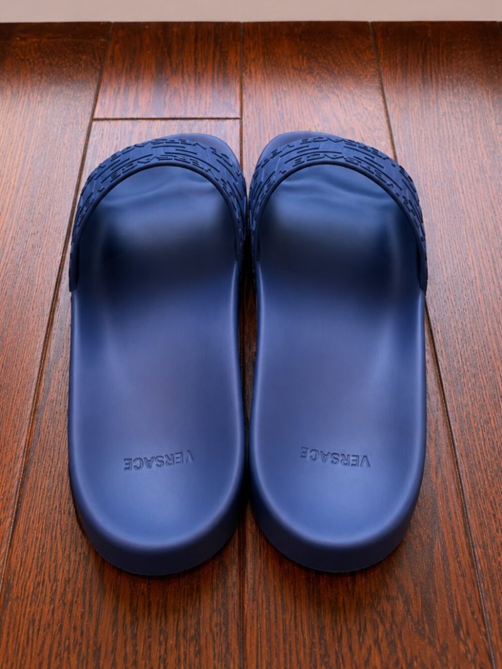 Versace Pool Slide 'La Greca - Navy Blue' - Picture 2 of 2